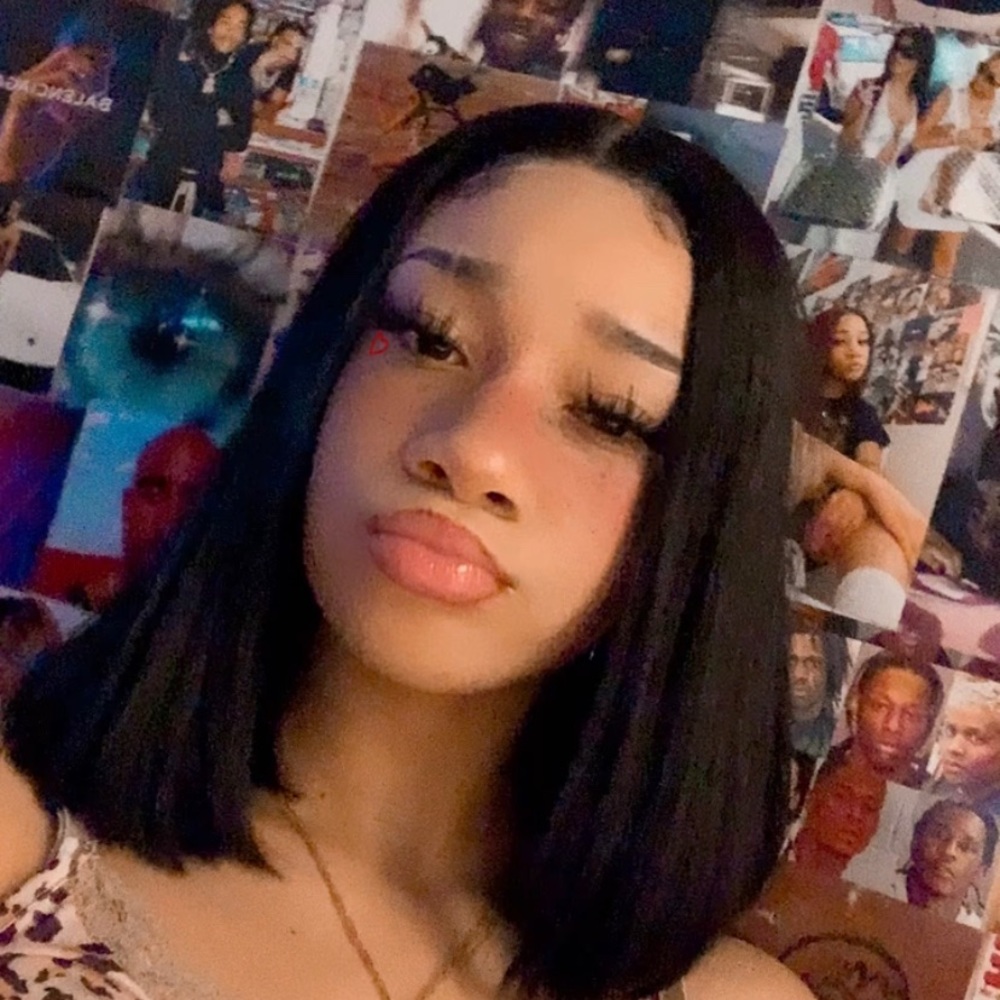 Meet your Posher, Lily